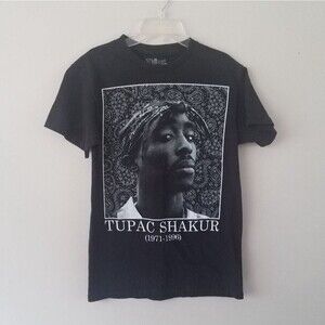 Tupac Shakur graphic tshirt size small